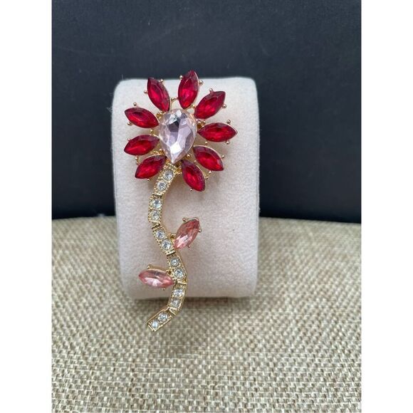 Monet Gem Flower Pin Red and Pink on Gold-tone Grandma Style - Picture 1 of 10